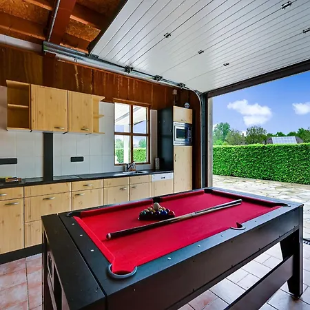 Tasteful In With Garden, Cleaning Included Didam