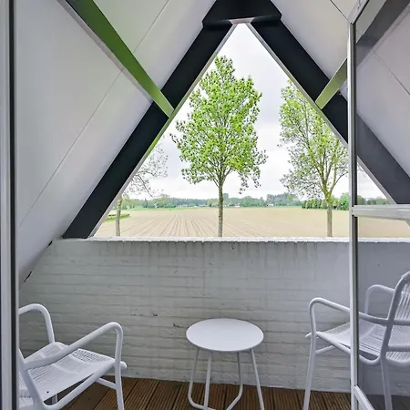 Tasteful In With Garden, Cleaning Included