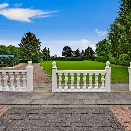 Villa Tasteful In With Garden, Cleaning Included *