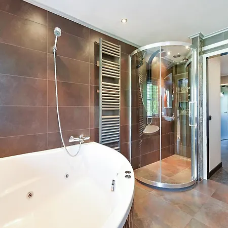 Tasteful In With Garden, Cleaning Included Villa