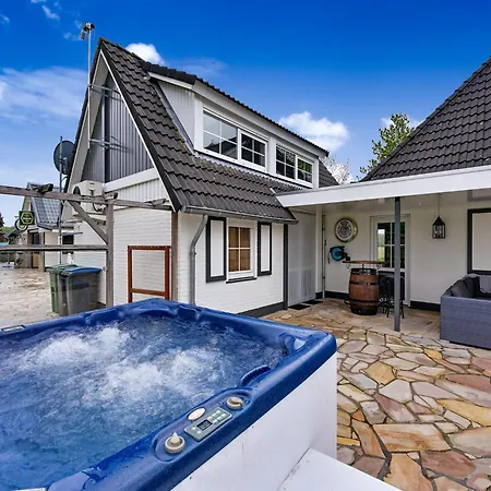 Tasteful In With Garden, Cleaning Included