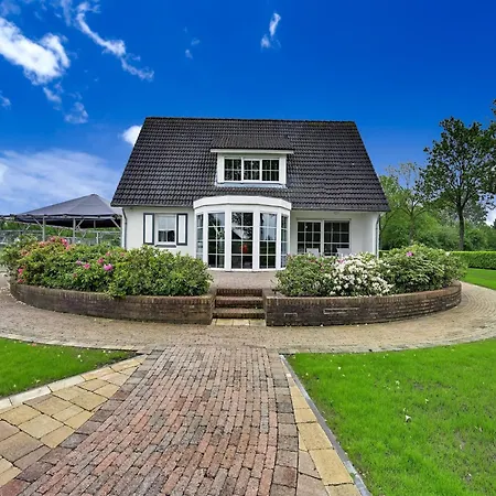 Tasteful In With Garden, Cleaning Included Didam