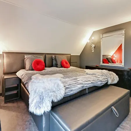 Tasteful In With Garden, Cleaning Included Villa *