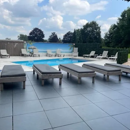 Villa Tasteful In With Garden, Cleaning Included *