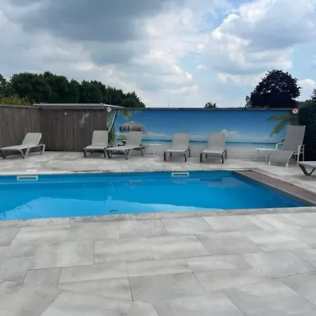 Villa Tasteful In With Garden, Cleaning Included *